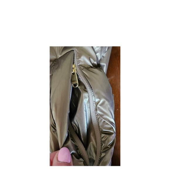Athleta Downtown Metallic Gold Puffer Vest, Sports, Womens Sz XXS, New, NWOT - Picture 11 of 13